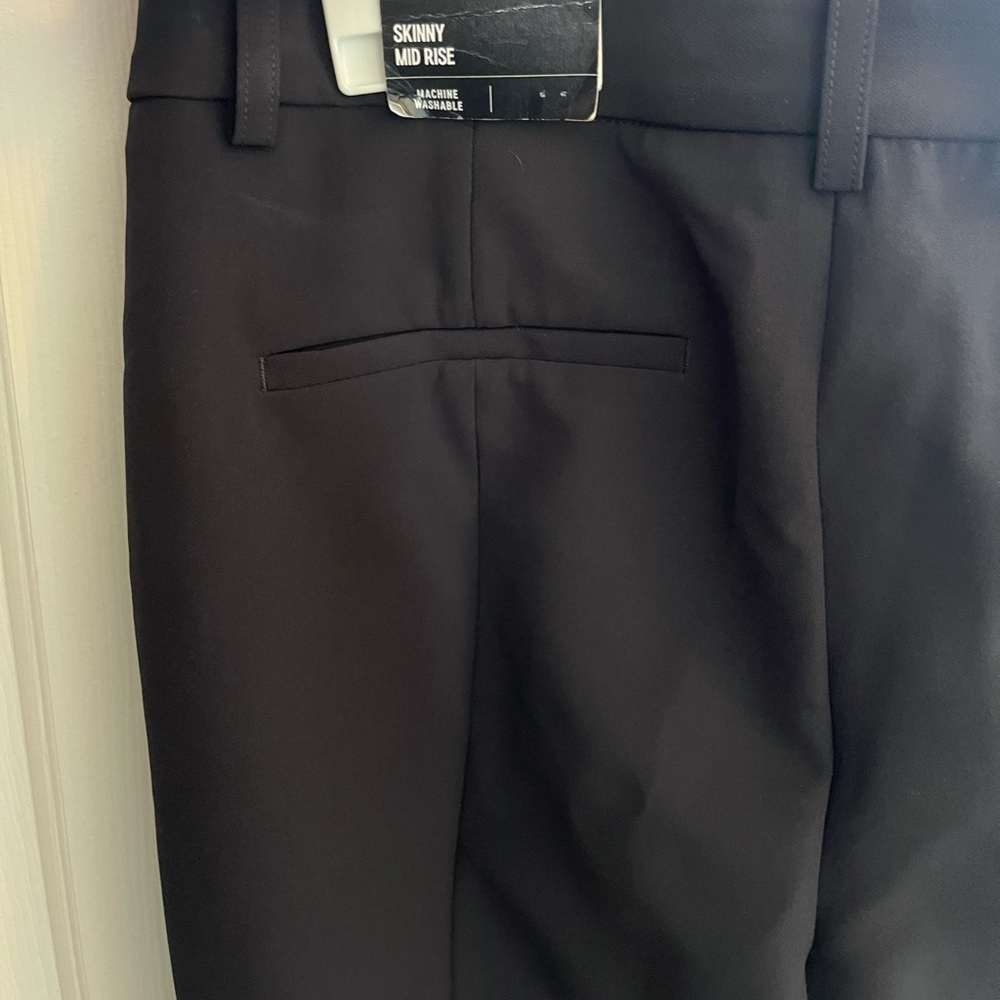 Express size 8 editor pants. New with tags - Picture 3 of 4